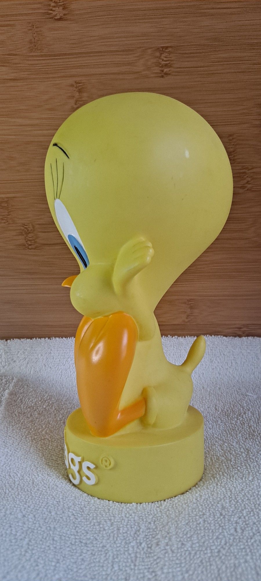 Vintage 1996 Six Flags Tweety Bird Bank - photo 2