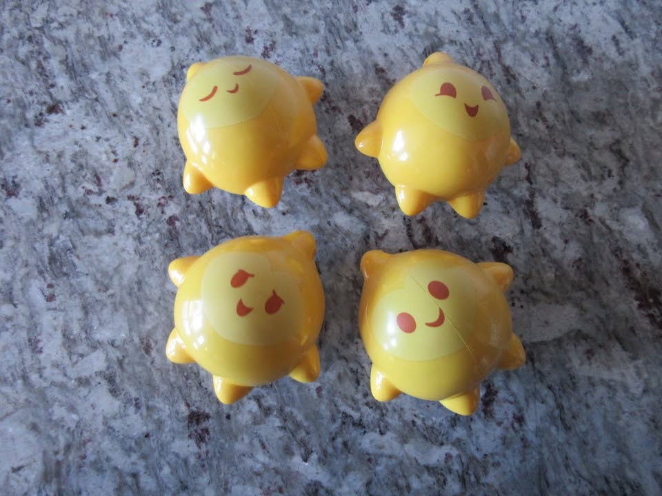 Disney's Wish Star Mini Doll Surprise Keychains - photo 2