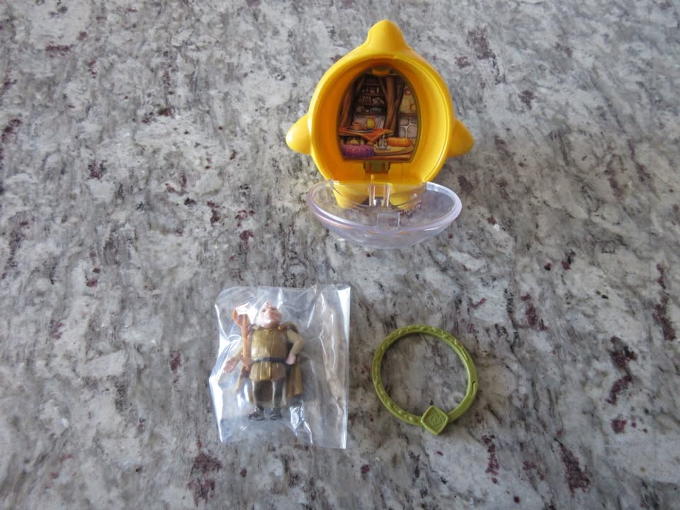 Disney's Wish Star Mini Doll Surprise Keychains - photo 4