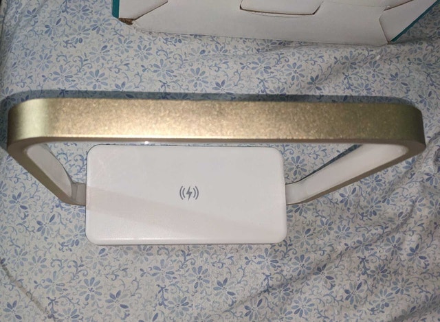 Wireless Charger with Headlamp