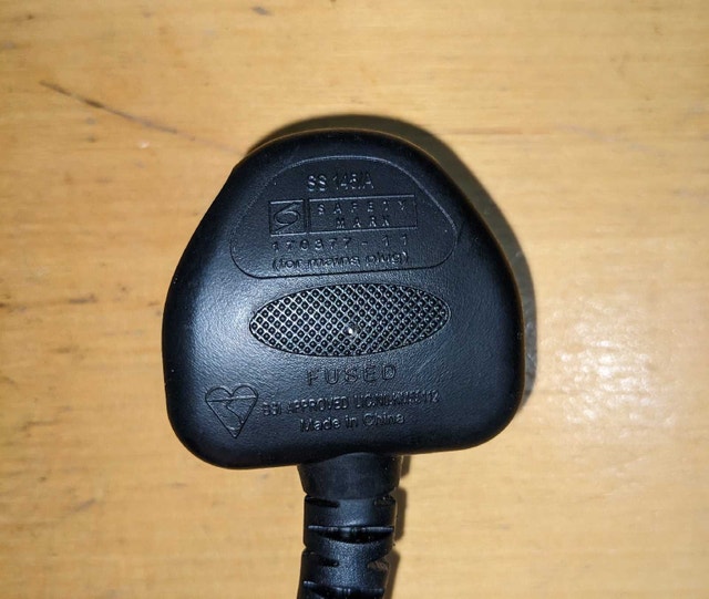 Pronged power cable - photo 2