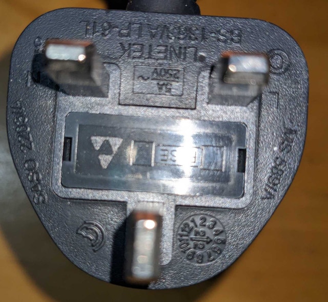 Pronged power cable - photo 3