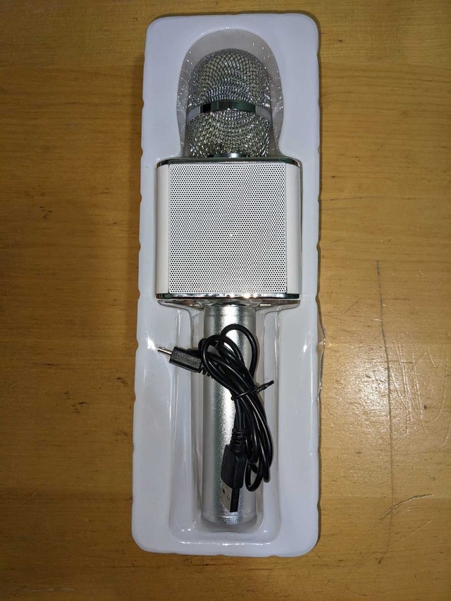 Wireless Karaoke Microphone - photo 3