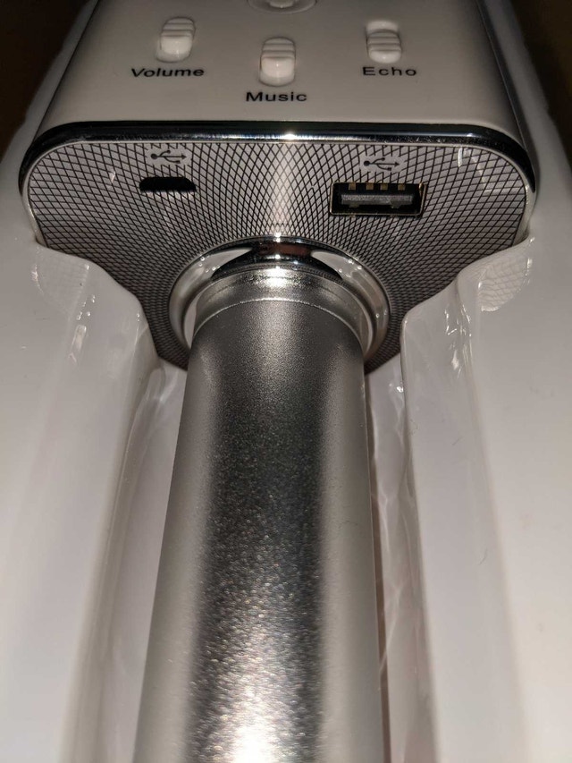 Wireless Karaoke Microphone - photo 5