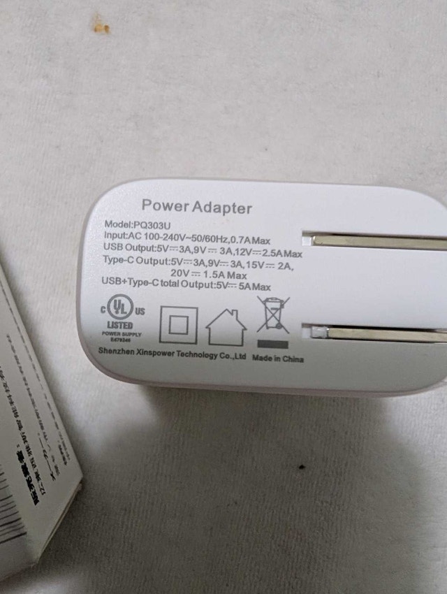 Seyas 30W Charger - photo 3