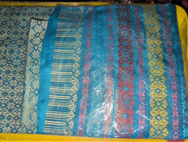 Thai Silk suit piece with dupatta. - photo 3