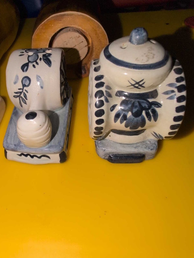Salt and Pepper Shakers - photo 3