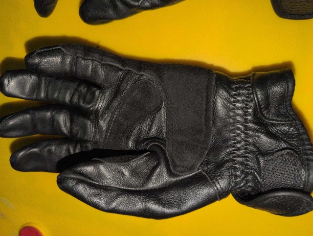Black Leather Gloves - photo 2