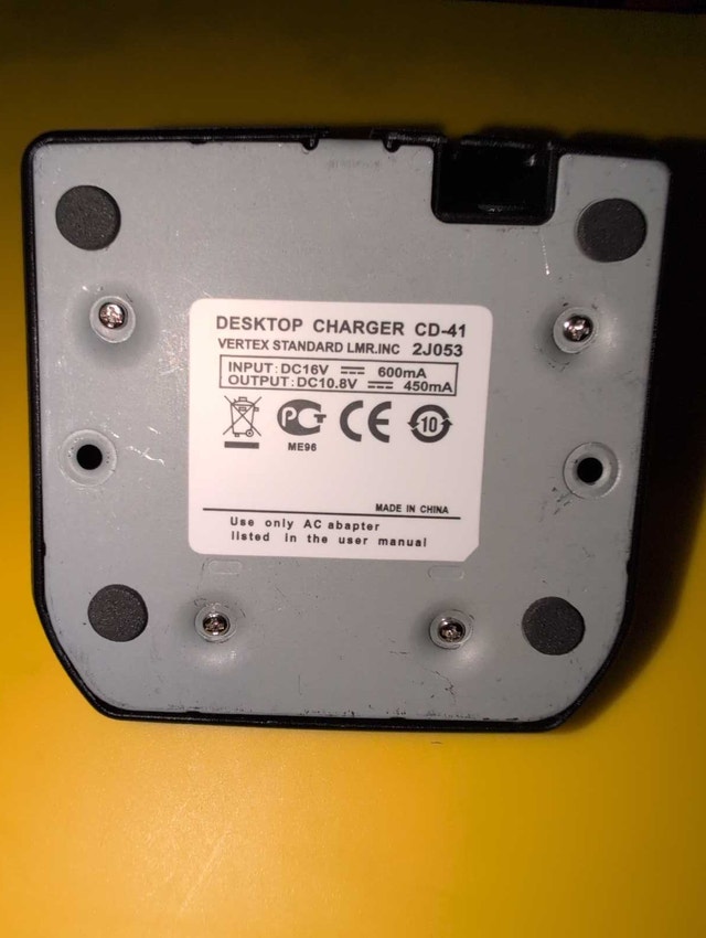 Vertex Standard Charger CD-41 with BC-173SE Power Supply - photo 3