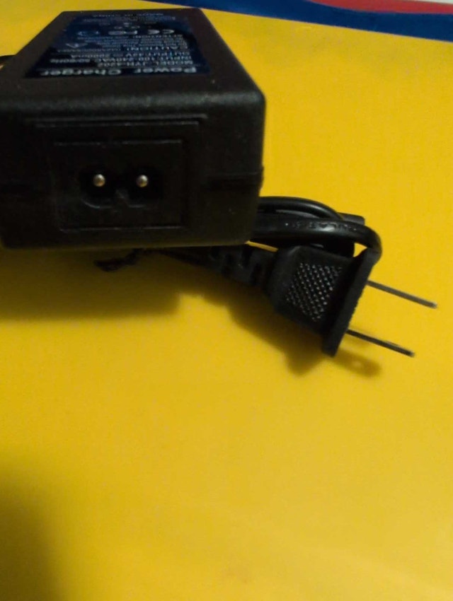 42V Scooter Battery Charger - photo 2