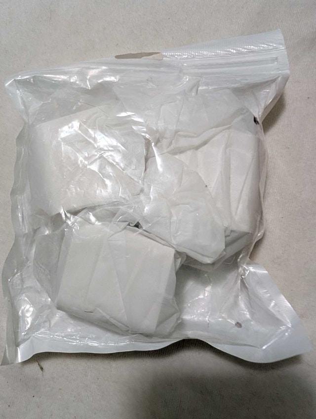 20W USB-C Power Adapter - photo 3