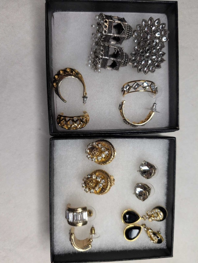 Fashion Earrings Collection