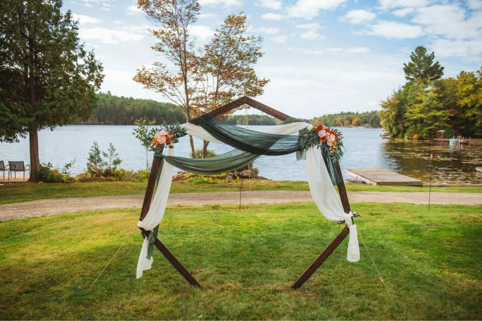 Octagon Wedding Arch - photo 2