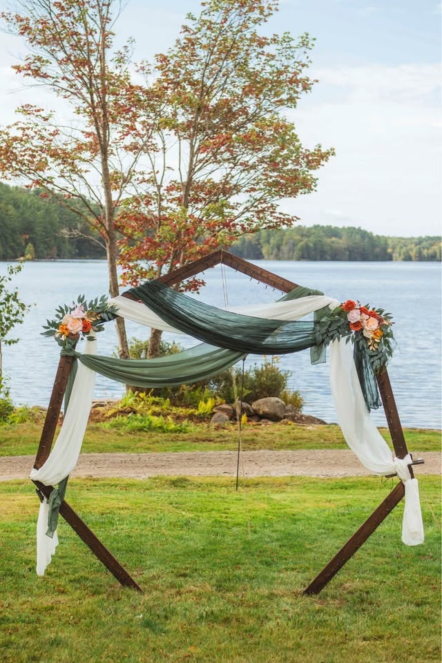 Octagon Wedding Arch - photo 3