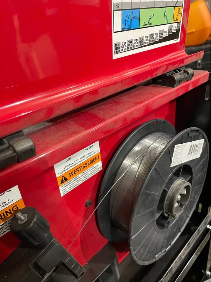 Lincoln Inverter Mig Welder - photo 2