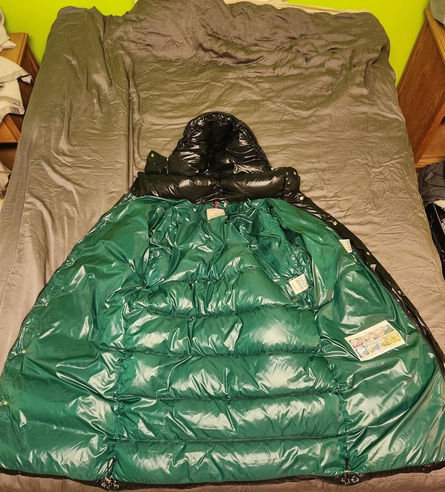 Moncler Hanoverian Hooded Square-Quilted Long Down Jacket - photo 2