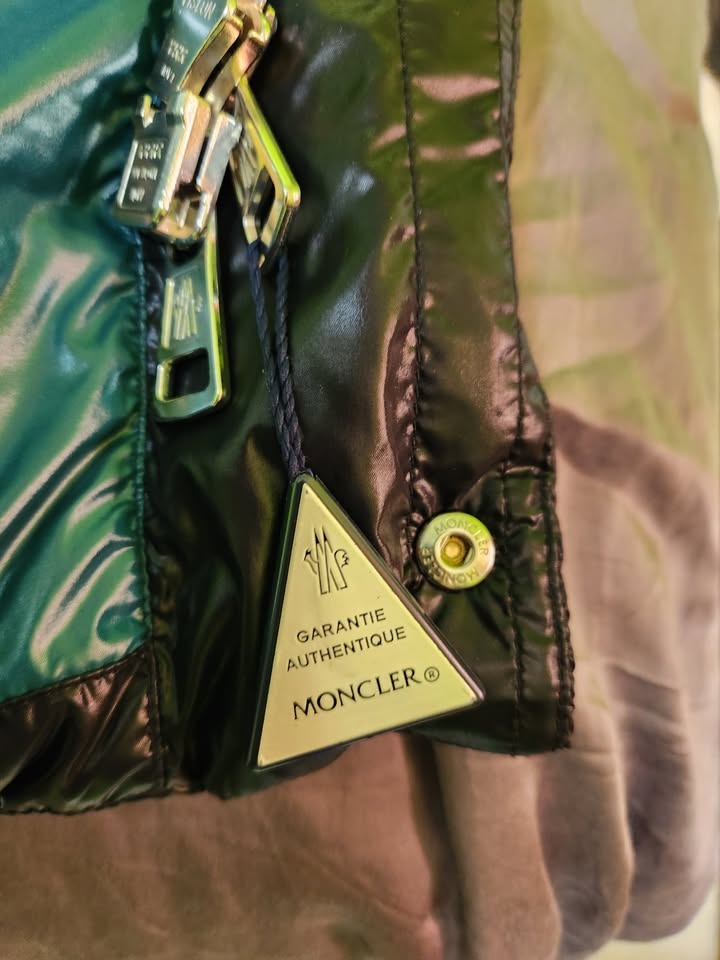 Moncler Hanoverian Hooded Square-Quilted Long Down Jacket - photo 3