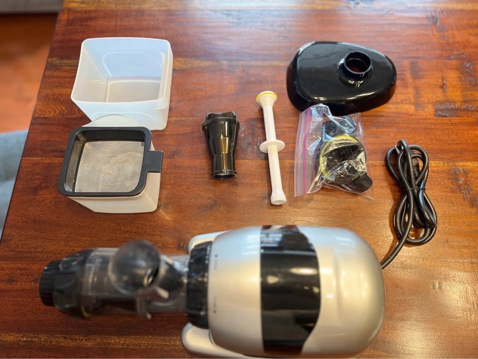 Omega J8006HDS Nutrition Center Masticating Juicer - photo 2