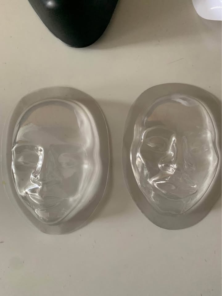 Set of 5 plastic masks - photo 2