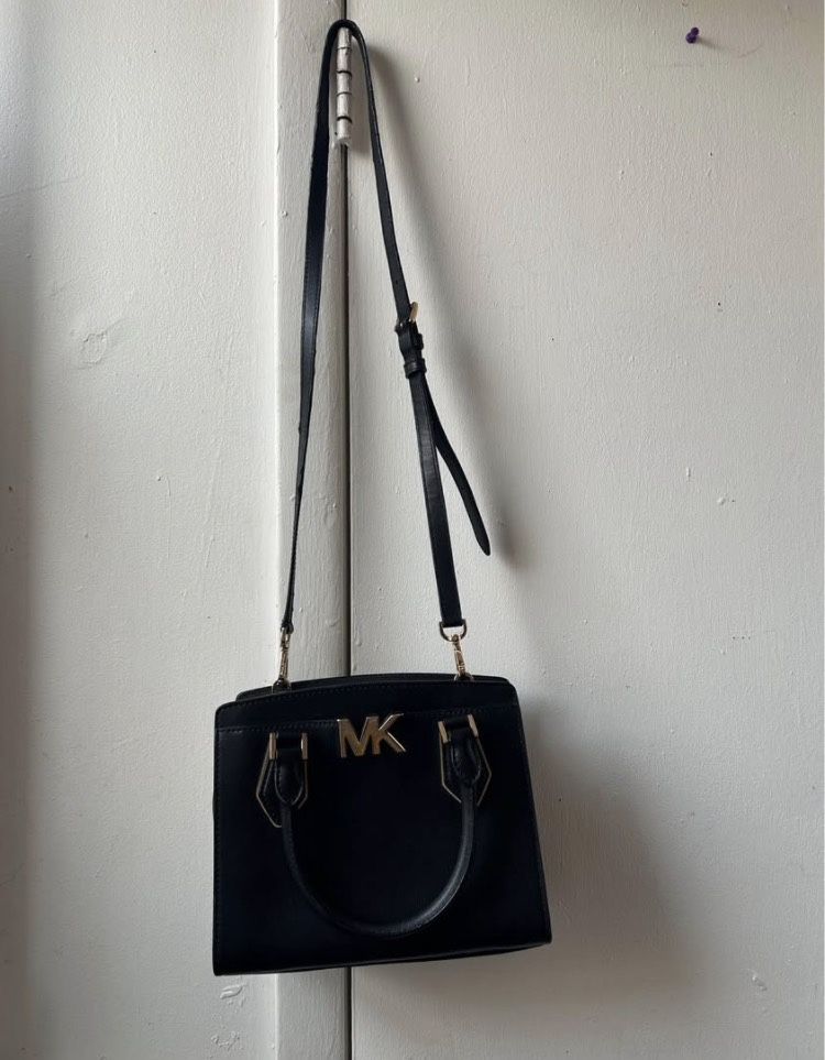 Authentic Michael Kors Crossbody