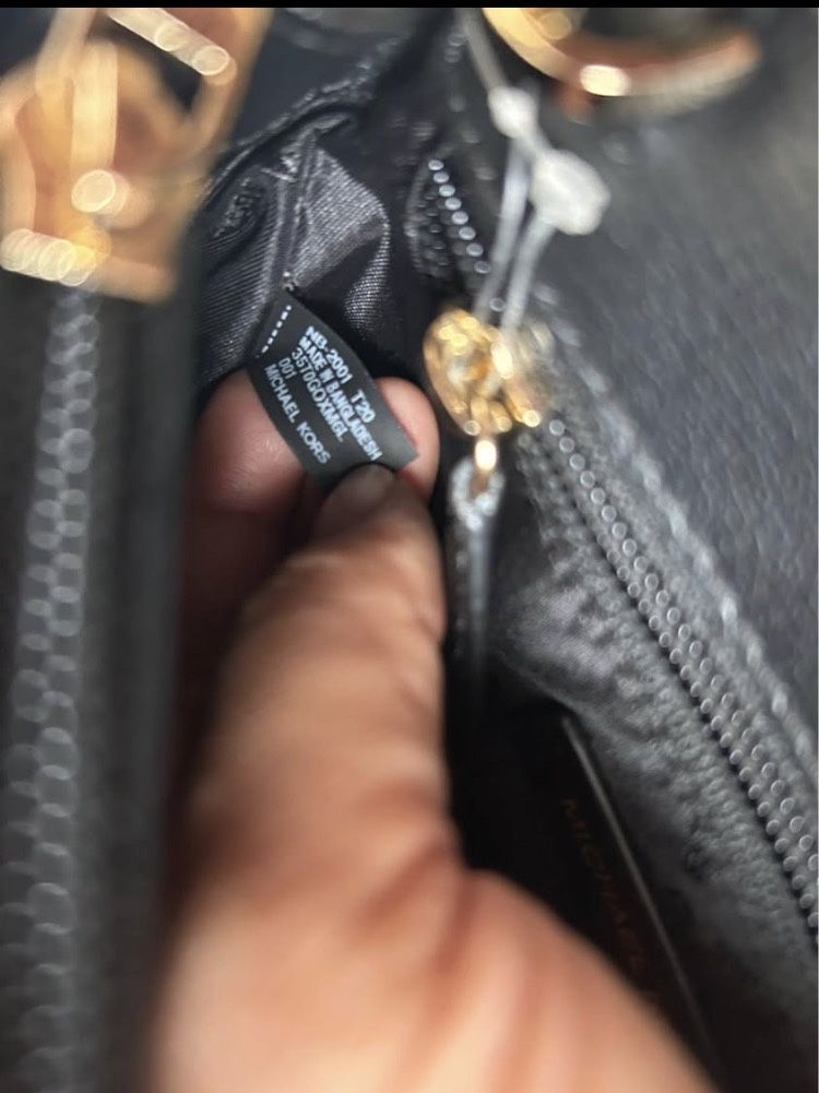 Authentic Michael Kors Crossbody - photo 4