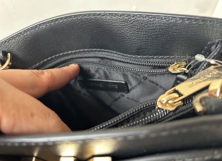 Authentic Michael Kors Crossbody - photo 5