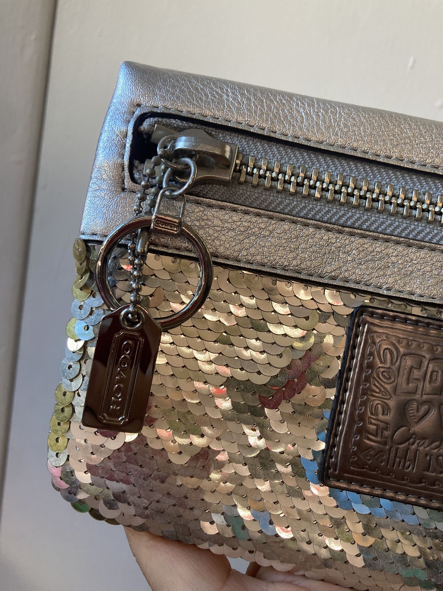 Coach Poppy Silver Sequin Wristlet/Clutch - photo 3