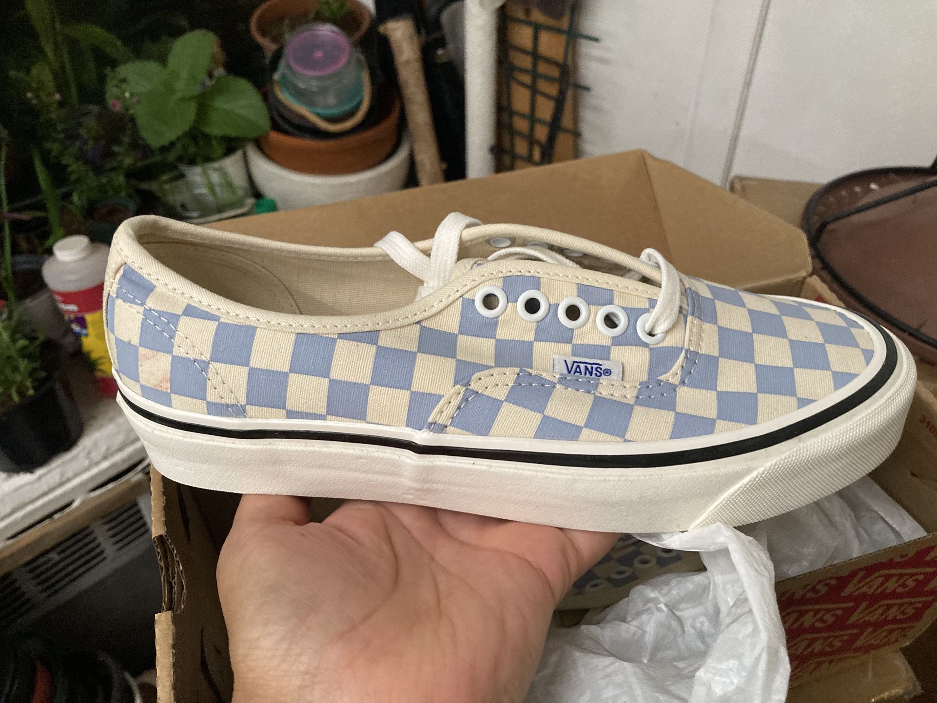 New Vans Shoes Women 8.5 / Men 7.0