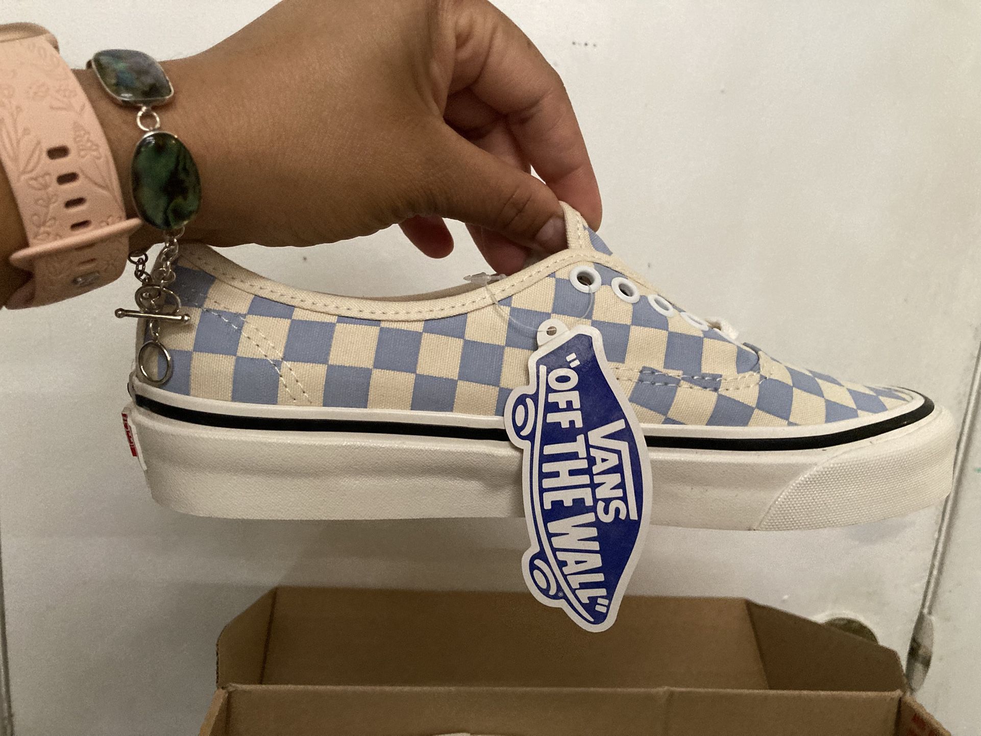 New Vans Shoes Women 8.5 / Men 7.0 - photo 5