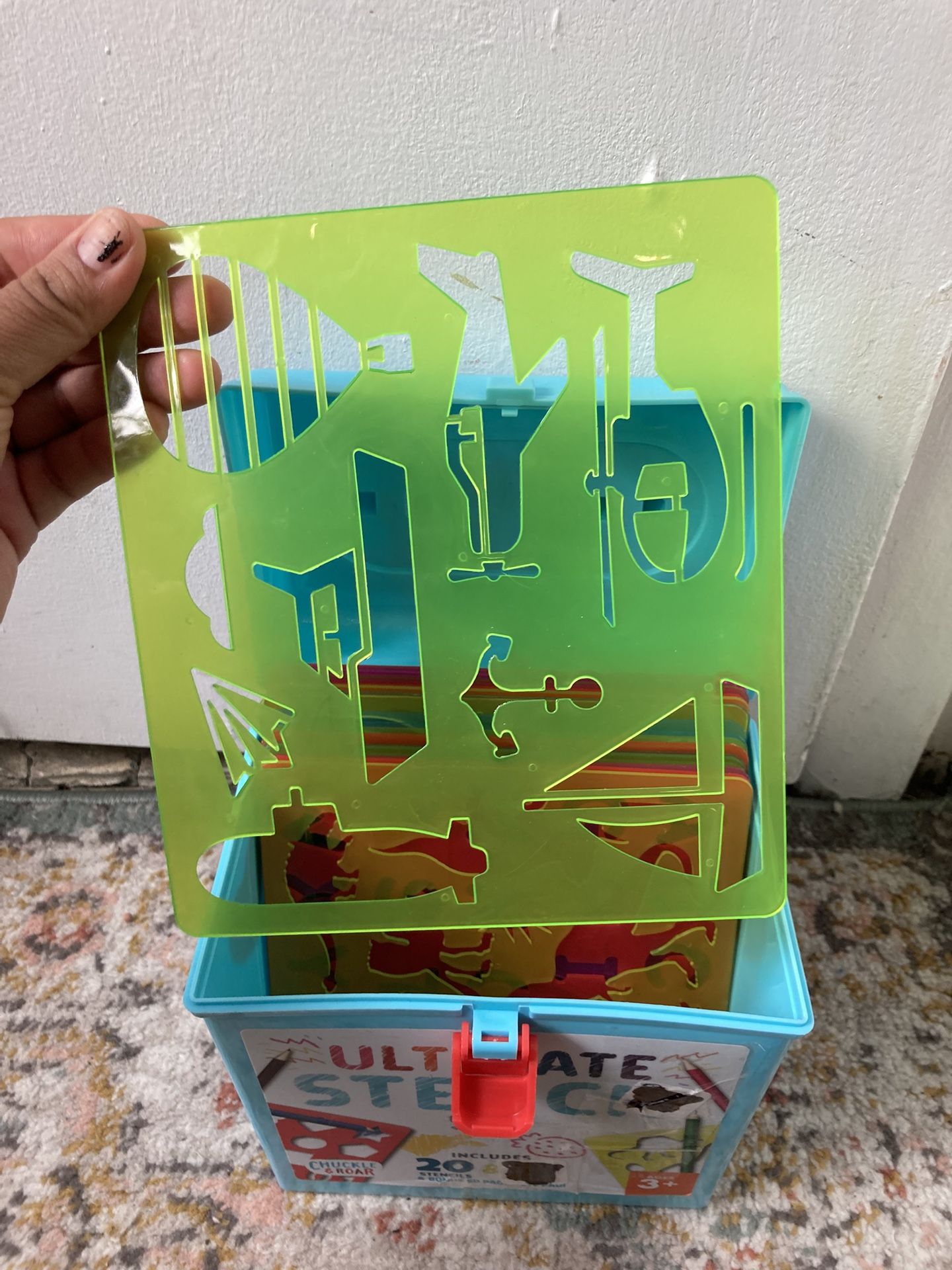 Chuckle & Roar Ultimate Stencil Set 20 Stencils - photo 4