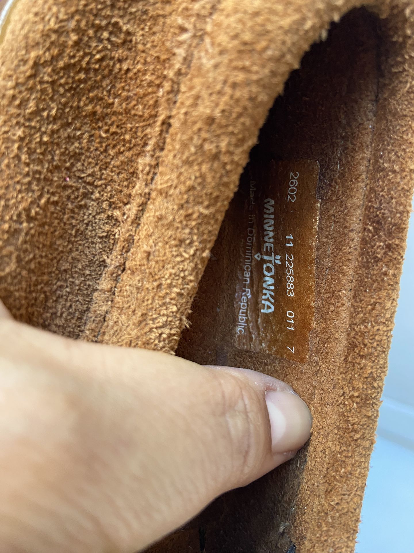 Minnetonka Tan Beaded Suede Moccasins Girls Size 11 - photo 3