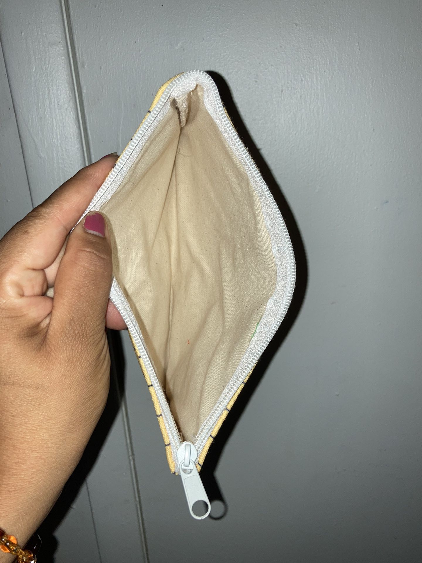 Out Of Print Library Pouch 🧡 - photo 3
