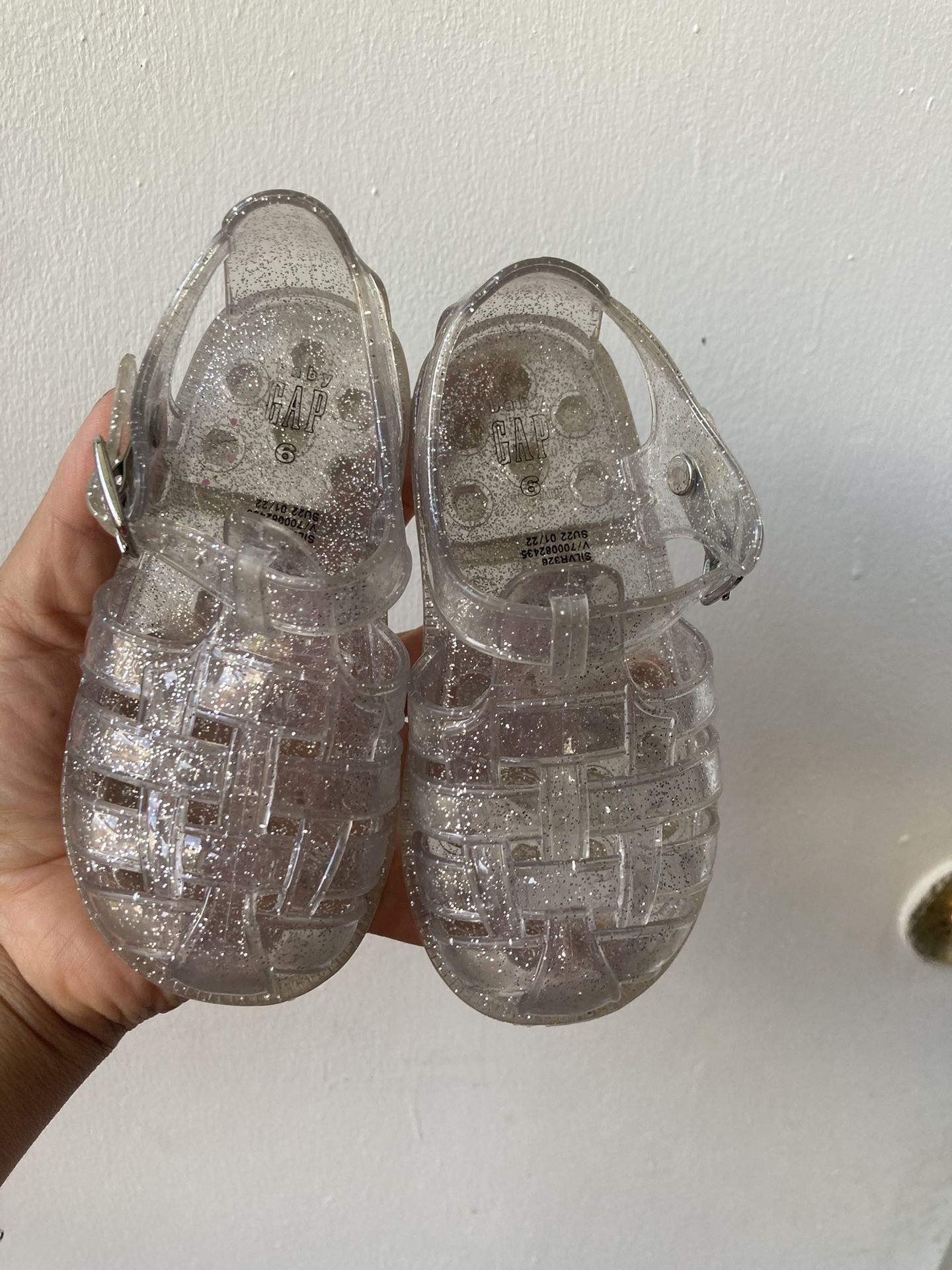 BabyGap Sandals Size 6 - photo 2