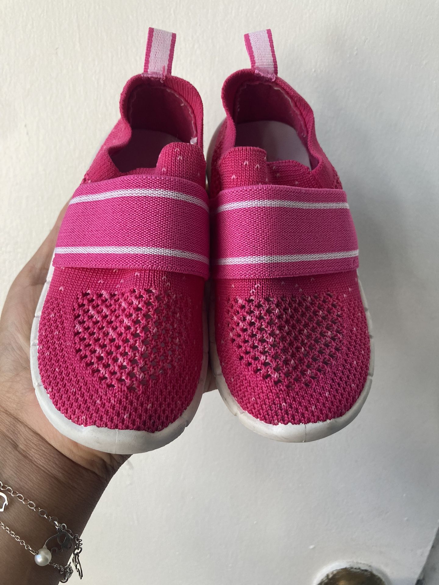 Oshkosh Shoes Size 8 - photo 2