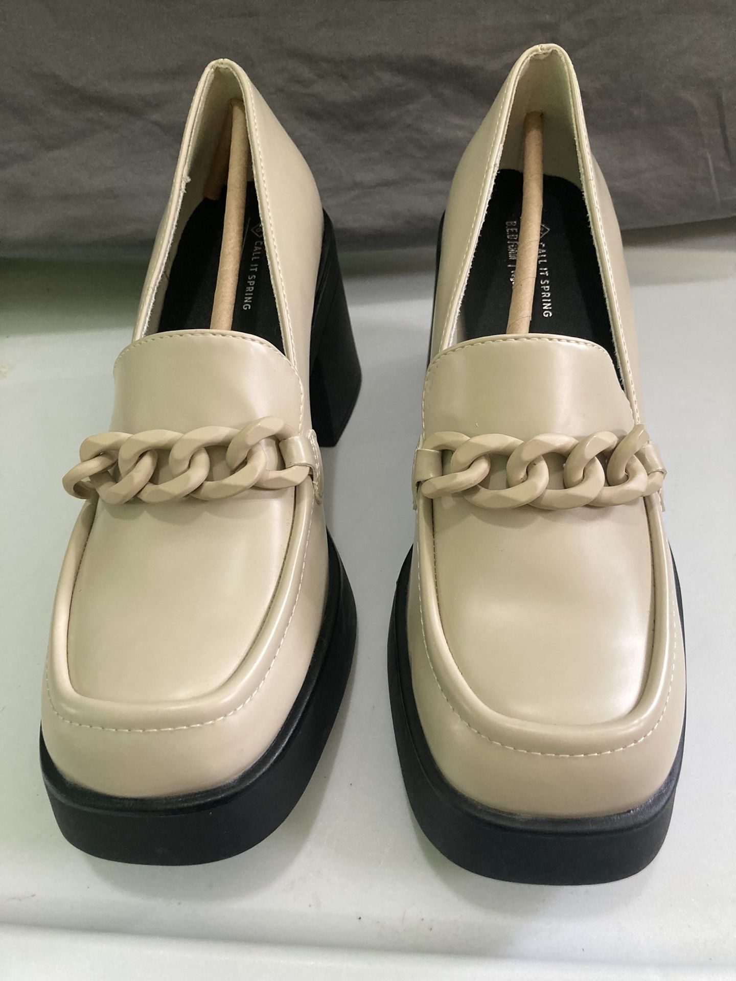 New Women’s Shoes Size 9
