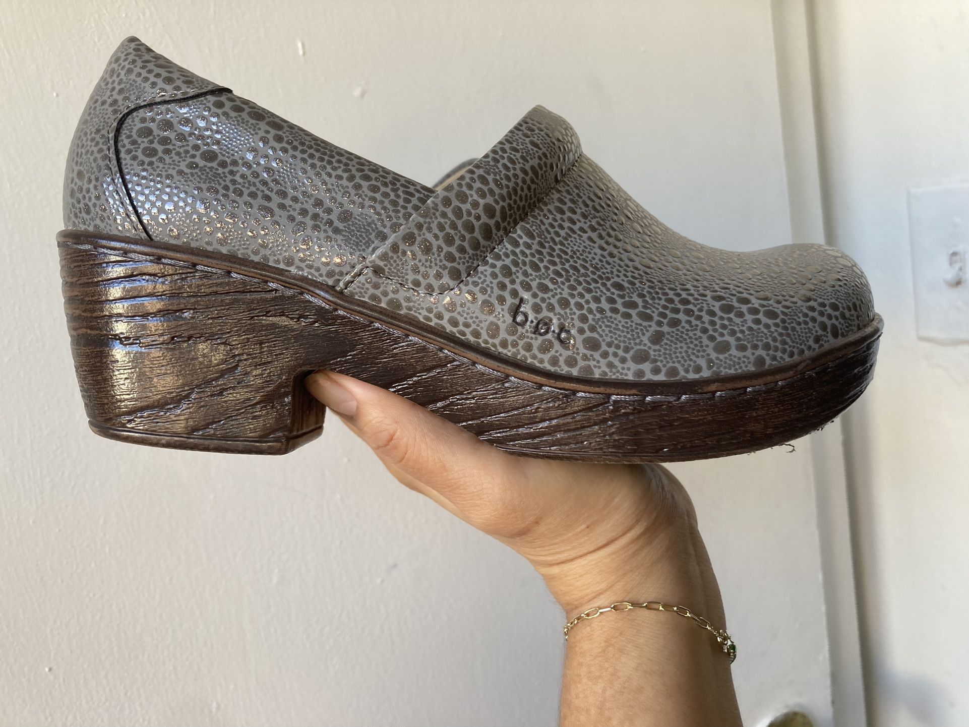 B.O.C Women’s Clog Size 7 - photo 2