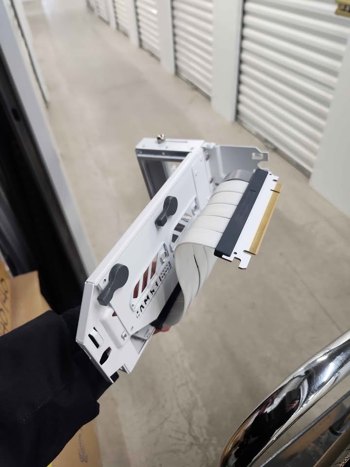 Cooler Master GPU Holder V3 White - photo 2