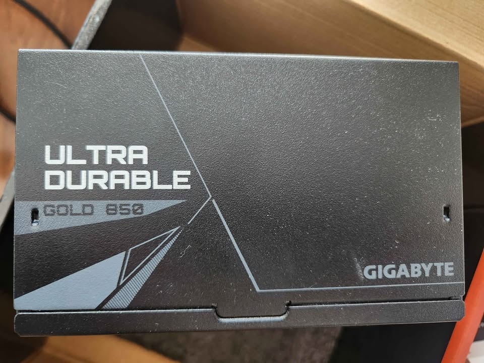 Gigabyte Ultra Durable 850W 80+ Gold Power Supply - photo 2