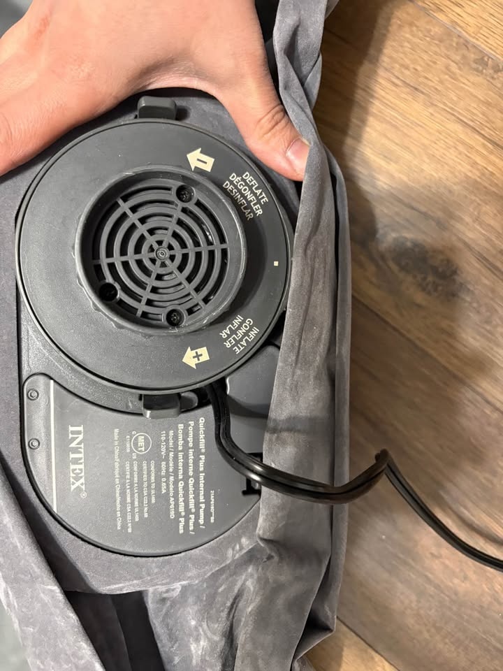 Intex Queen Air Mattress with Built-in Pump - photo 4