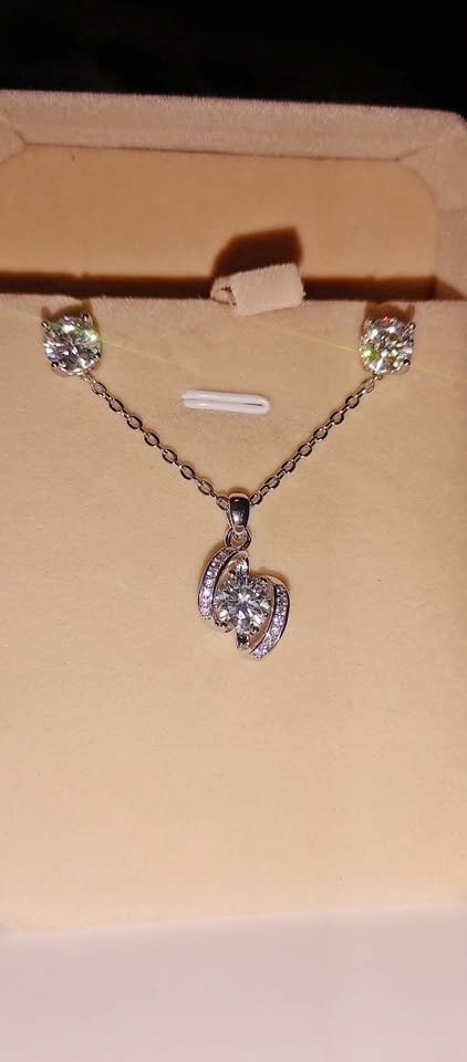 Brand new 3 ct lab made stones earring necklace set free test