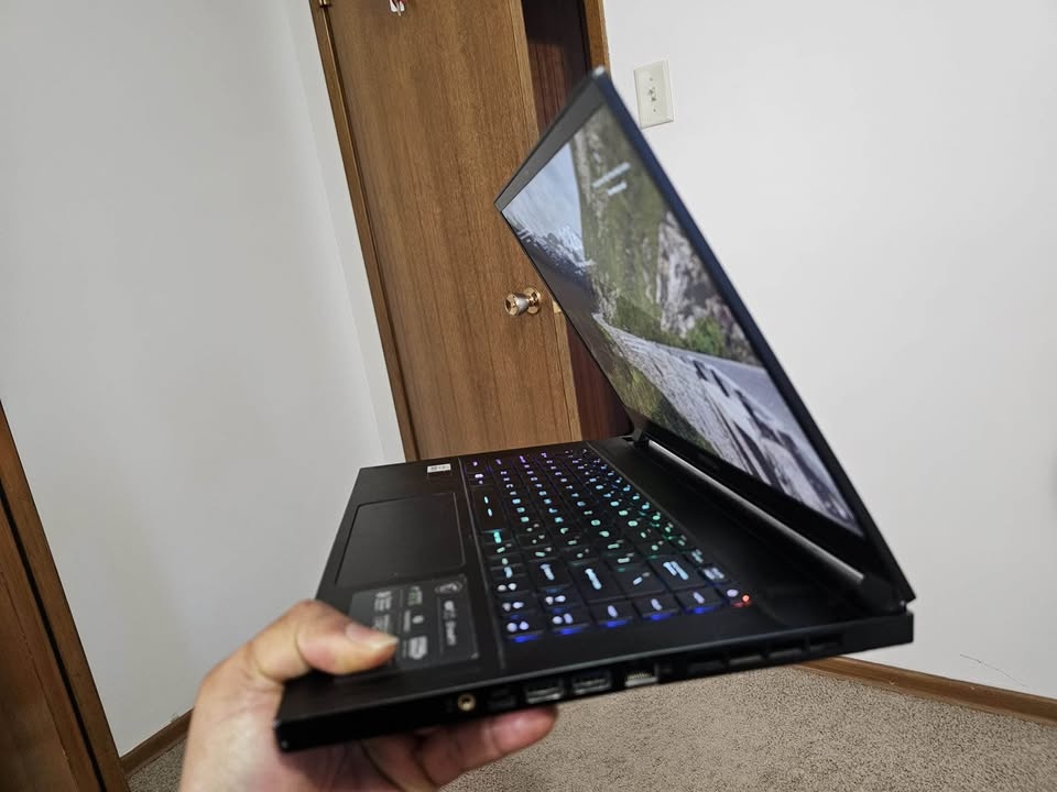 MSI GS66 Stealth Gaming Laptop i9 RTX 3080 1TB - photo 2