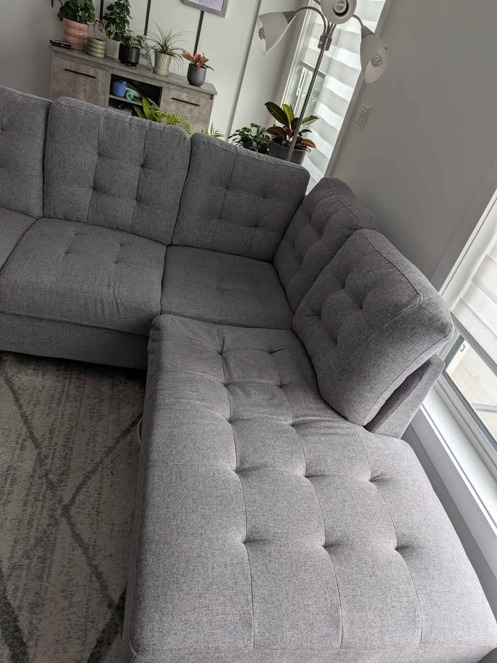 Excellent Used Condition Sectional - photo 3
