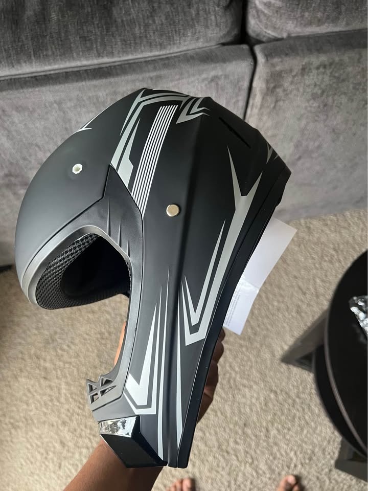 Youth & Adult Motocross Helmet and Gloves Set - photo 2