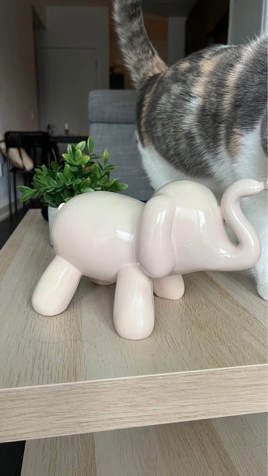 Ceramic beige elephant - photo 2
