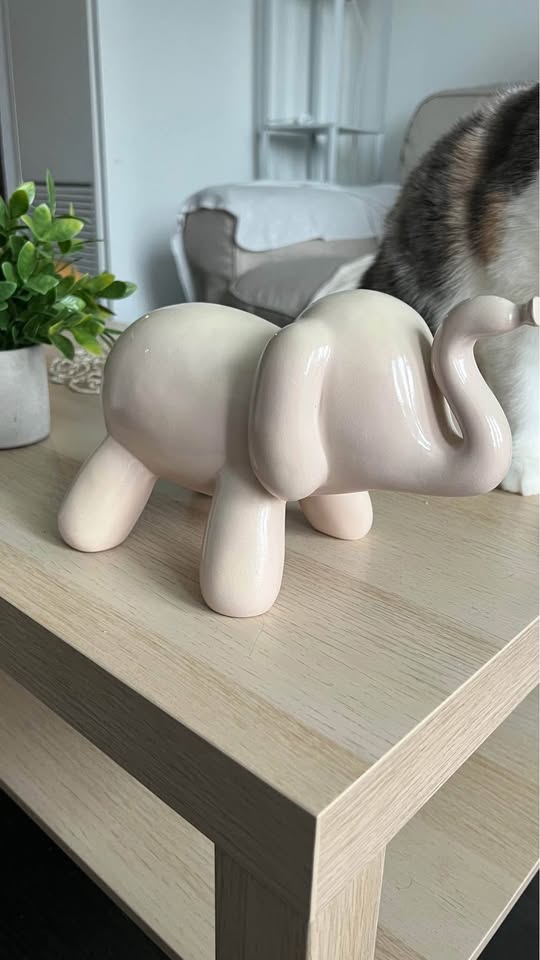 Ceramic beige elephant - photo 4
