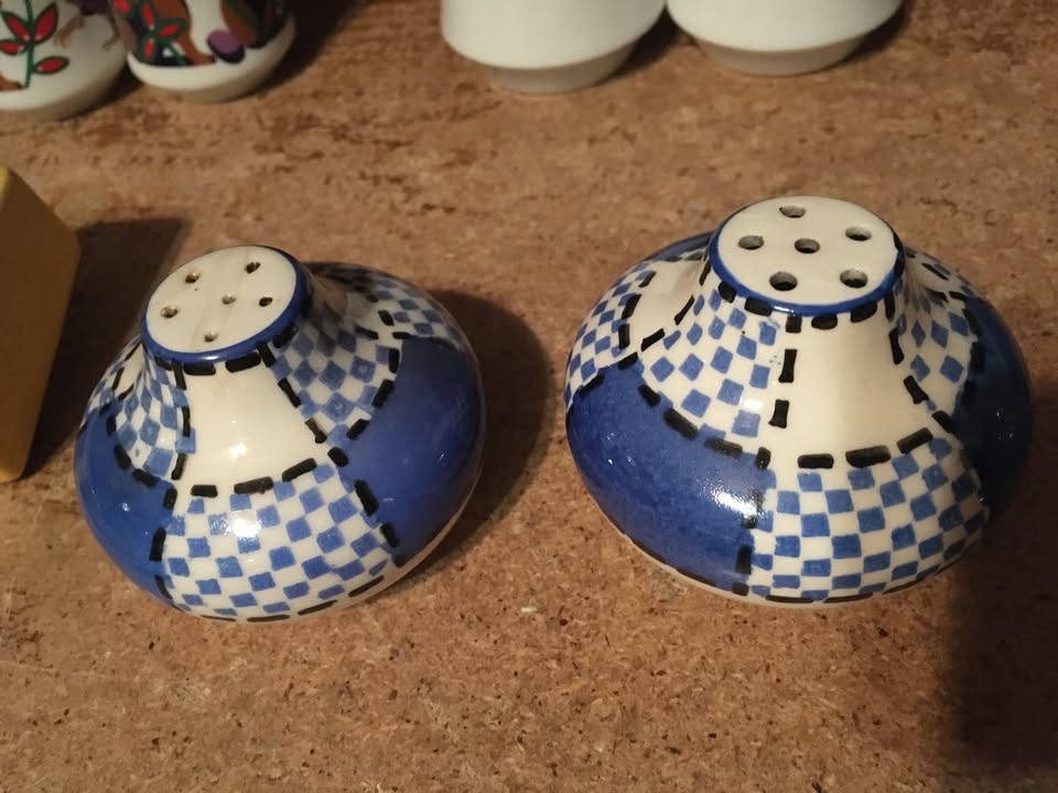 LOT OF 8 SALT AND PEPPER SHAKERS SETS SHEEP BATHTUB SOAP MACKINA - photo 5