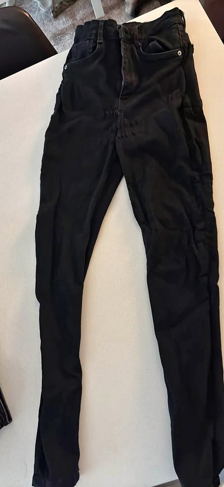Zara Black Skinny Jeans - size 4