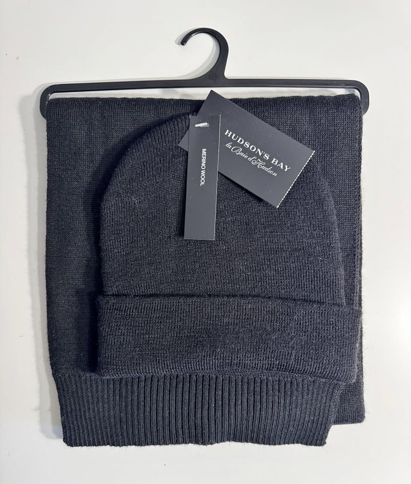 Hudson’s Bay Merino Wool Beanie & Scarf Set