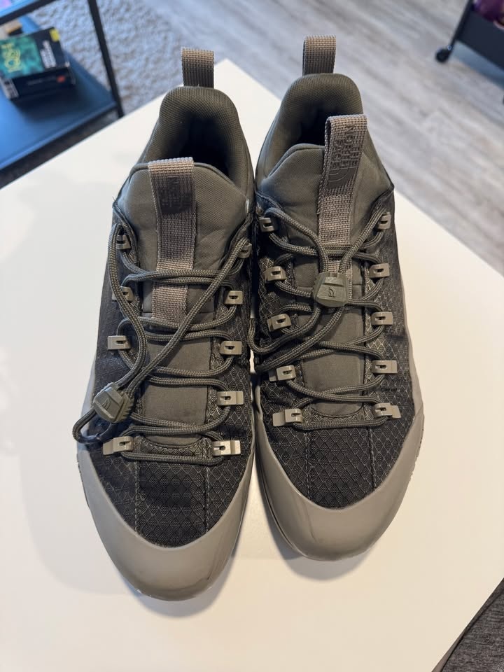 The North Face Shoes Size 11 - photo 2