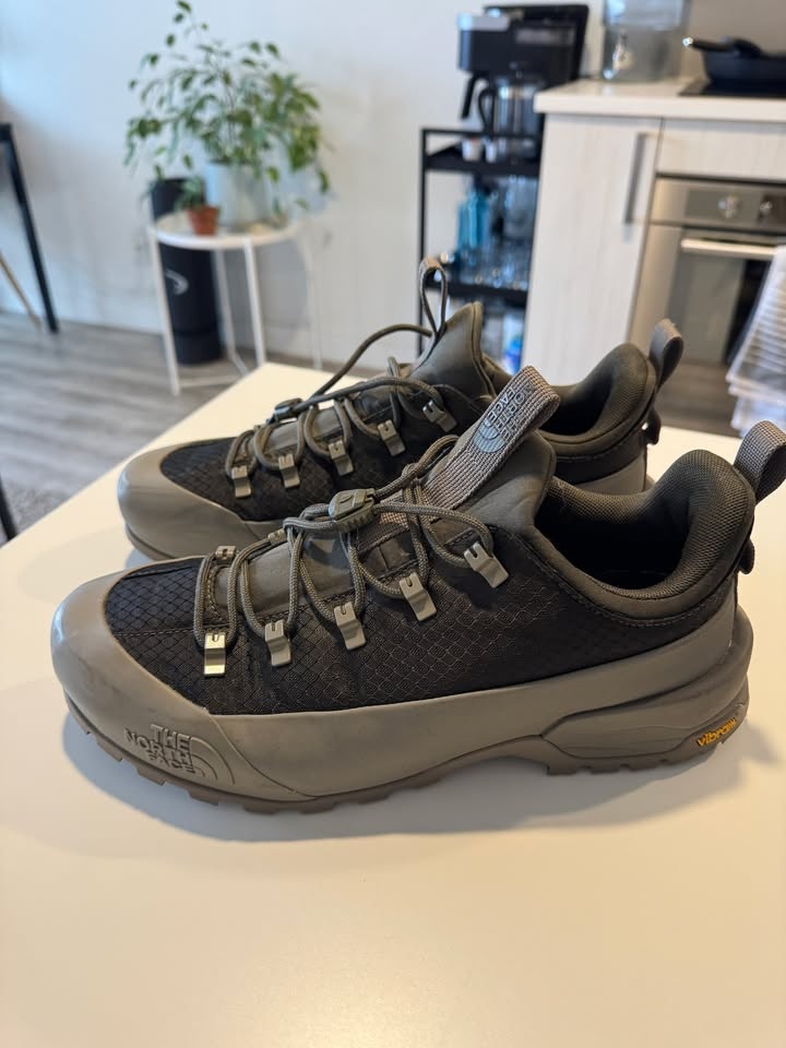 The North Face Shoes Size 11 - photo 3